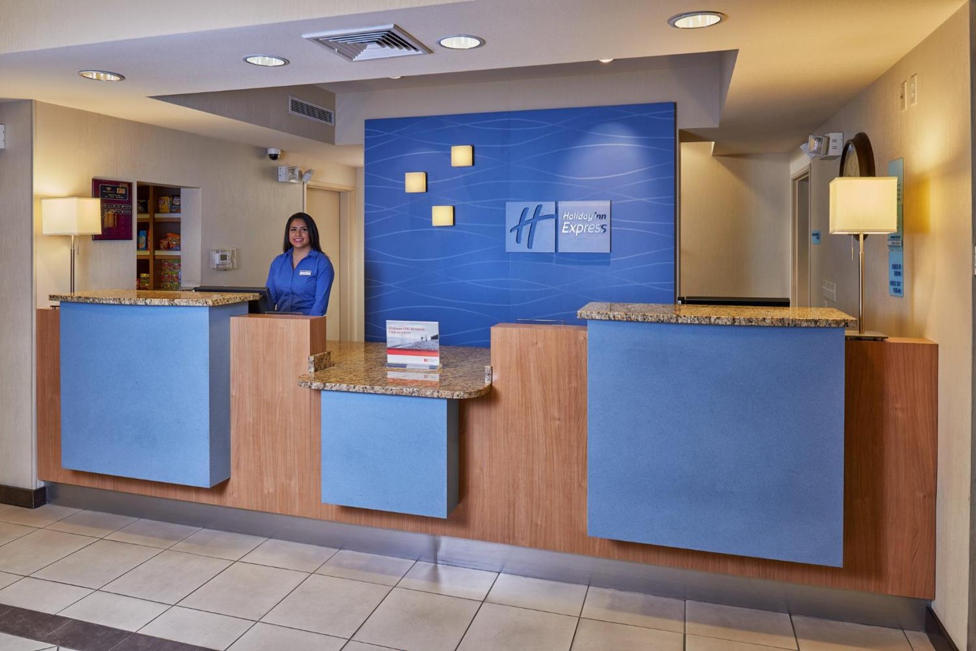 Holiday Inn Express & Suites El Paso Airport By Ihg Экстерьер фото