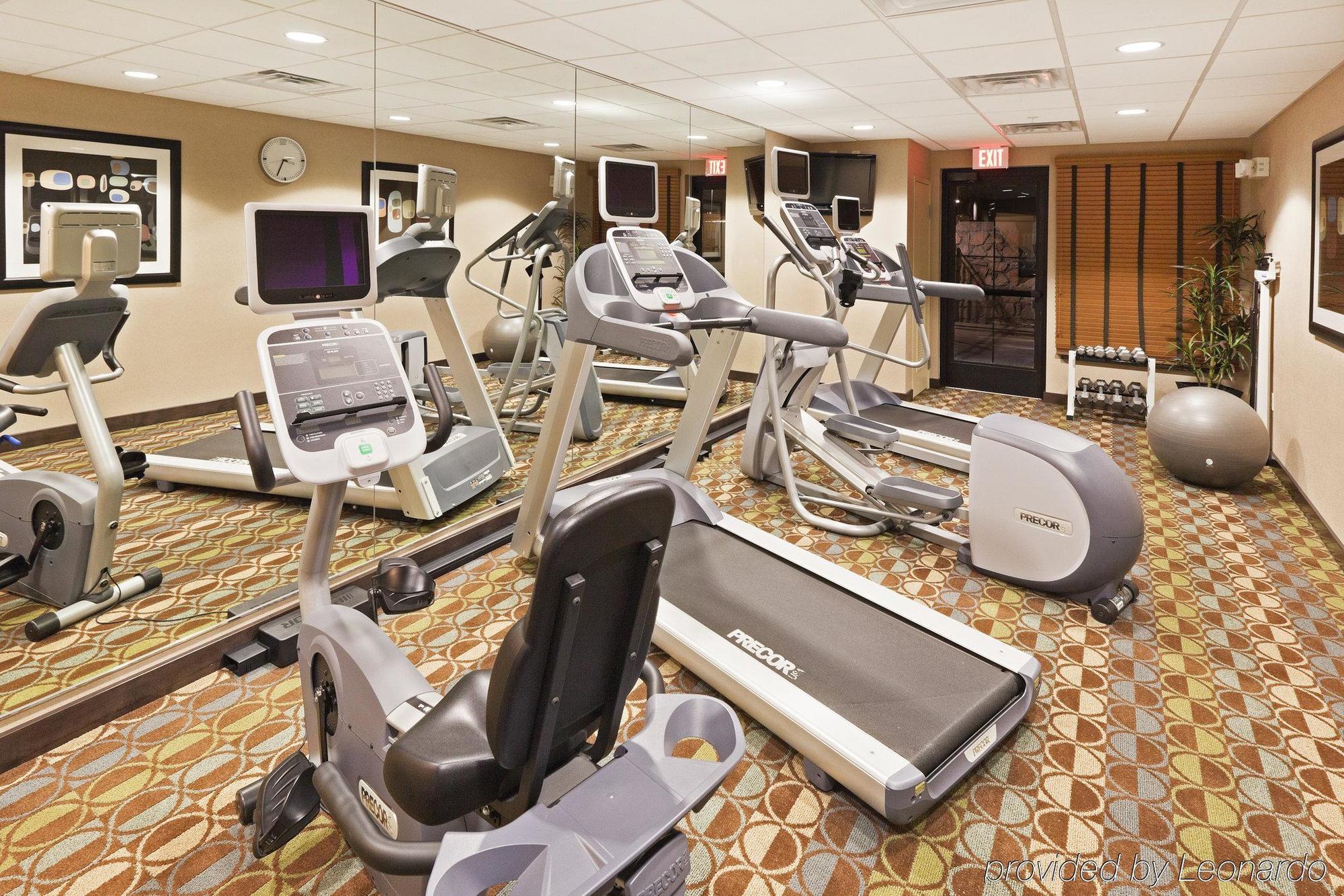 Holiday Inn Express & Suites El Paso Airport By Ihg Удобства фото