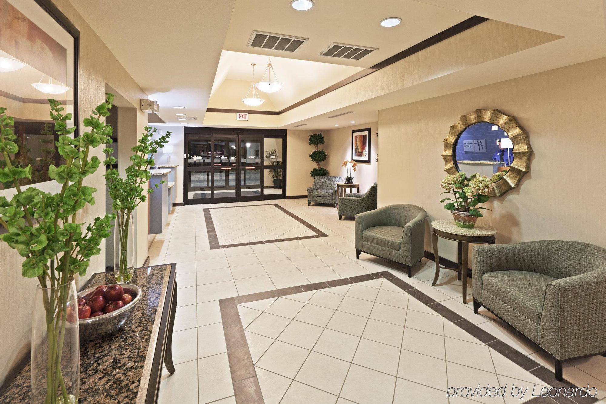Holiday Inn Express & Suites El Paso Airport By Ihg Интерьер фото